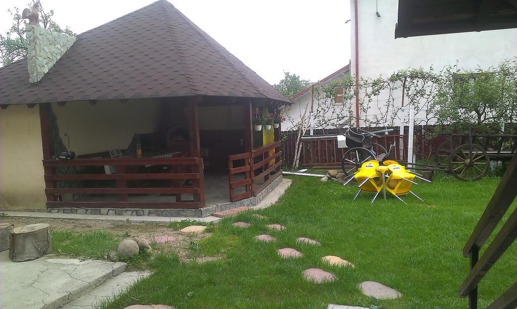 Pensiunea Alex Si Tedi Horezu Bilik gambar